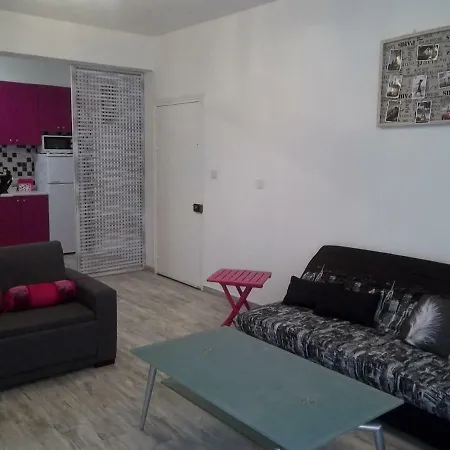 Modern City Centre Large 1 Bedroom Finikoudes